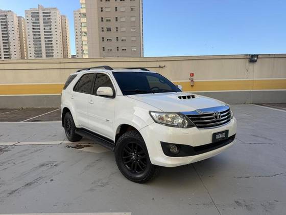 TOYOTA HILUX SW4 3.0 SRV 4X4 7 LUGARES 16V TURBO INTERCOOLER DIESEL 4P AUTOMÁTICO